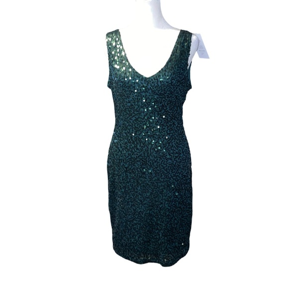 Pretty Guide Dresses & Skirts - Green sequins sleeveless dress Mardi Gras